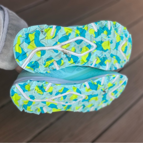 New balance 690 v2 lt women’s sneakers. - Picture 7 of 8